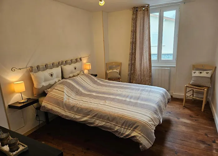 Maison De Village 6 A 8 Personnes *